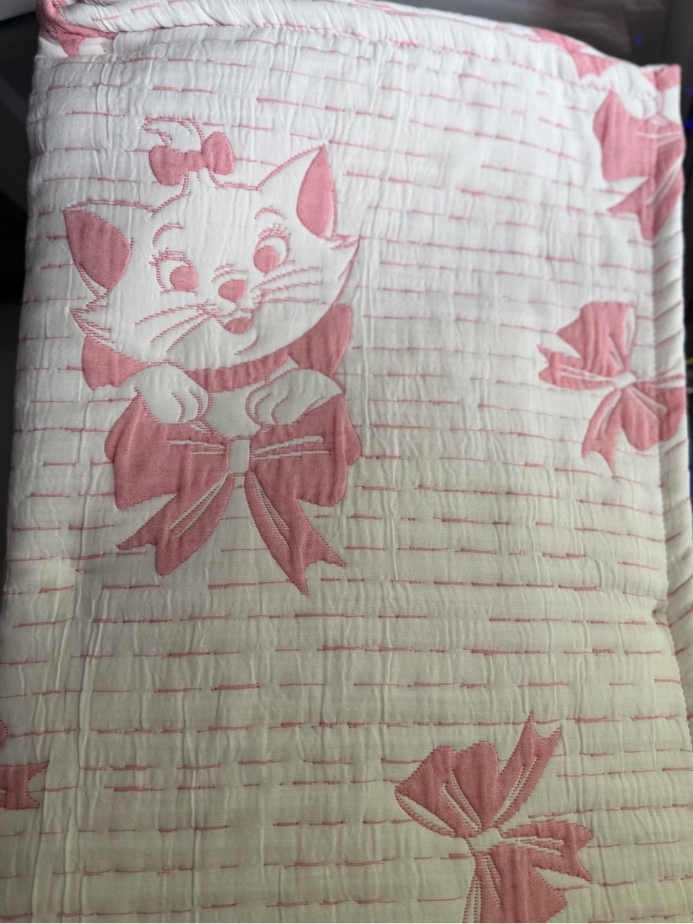 DISNEY ARISTOCATS MOVIE MARIE KITTY CAT PINK BOW JACQUARD WOVEN THROW BLANKET - Picture 5 of 11